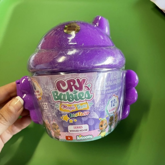 Cry Babies Magic Tears Purple Winged House w/Surprise Baby - Picture 2 of 4
